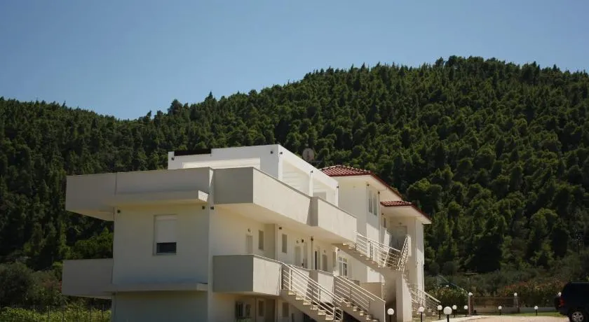 Be Happy Apartments - Image 1