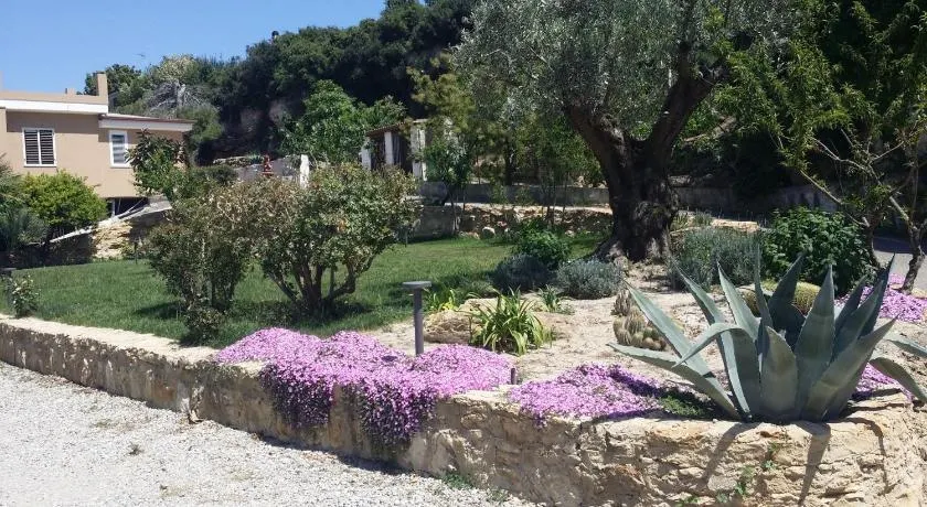 Le Castella B&B Restaurant - Image 1
