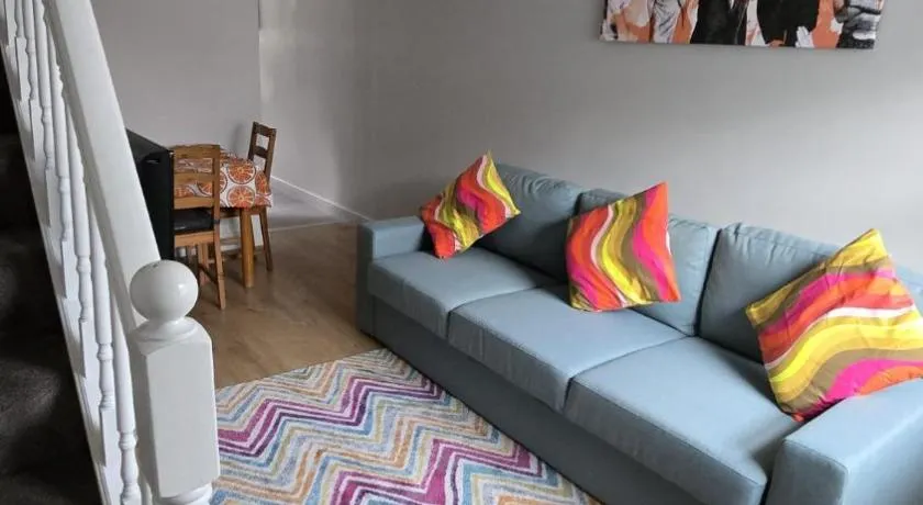 The Se18 Stylish Family House - Image 1