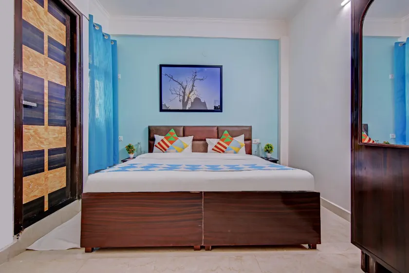 OYO Townhouse Saket Residency 1 Delhi - Image 1