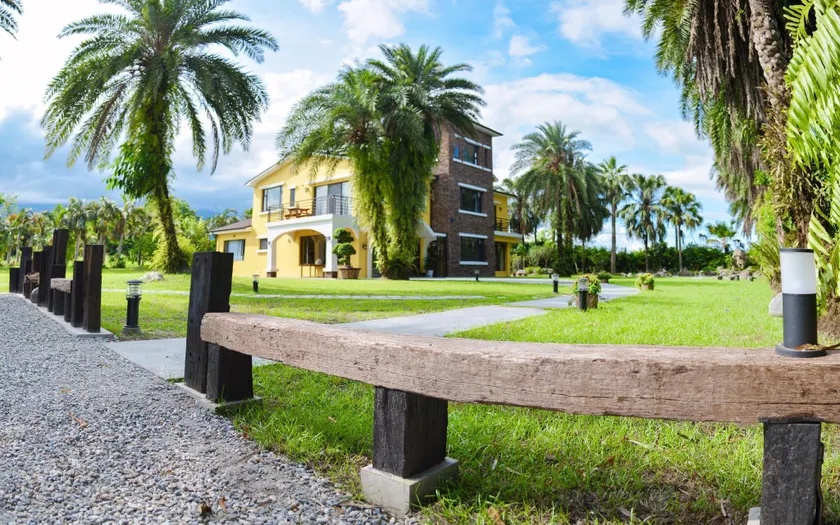 Greenfield Villa - Image 1