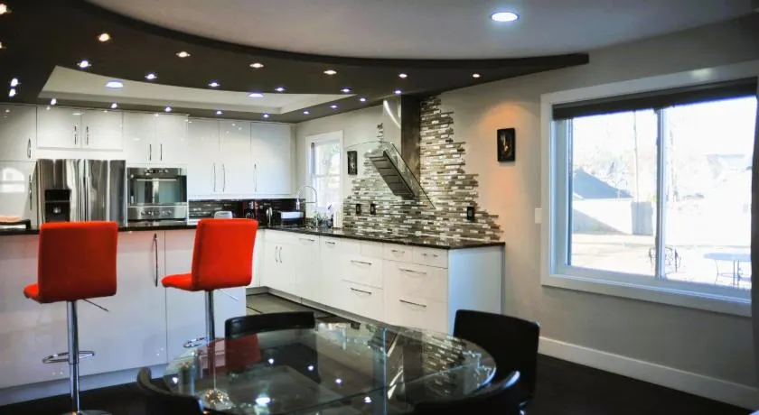 The Deluxe Oasis in the North West Suburbs of Richmond - Image 1
