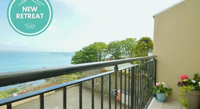 Ballycotton Holiday Apartment No 6 by Trident Holiday Homes - Image 1