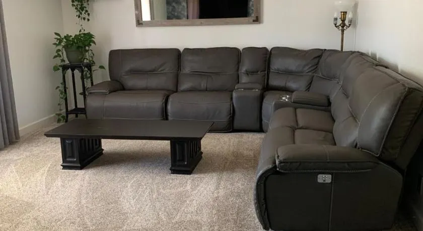 Spacious and Centrally Located Family Friendly Home - Image 1