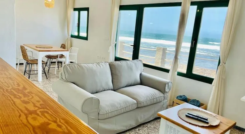 Famara Frontsea house - Image 1