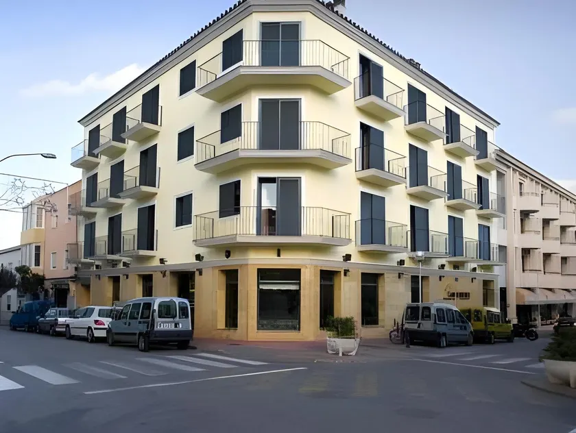 Hotel Loar Ferreries - Image 1