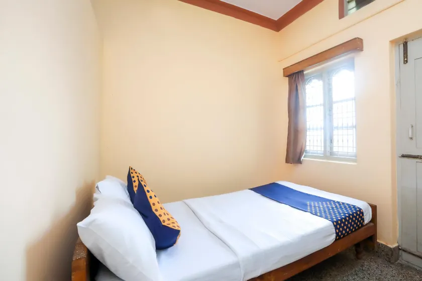 OYO Renuka Lodge - Image 1