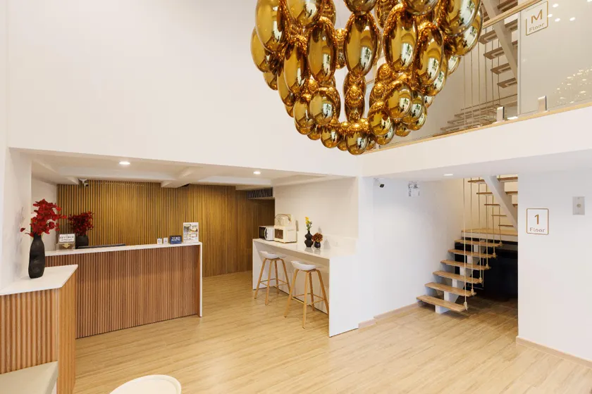 Takka Hotel - Bearing - Image 1