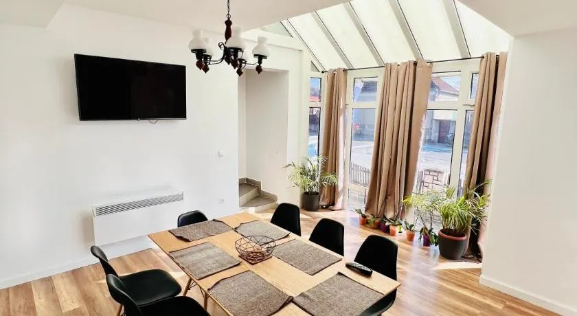 Master Adventure Guest House - Image 1