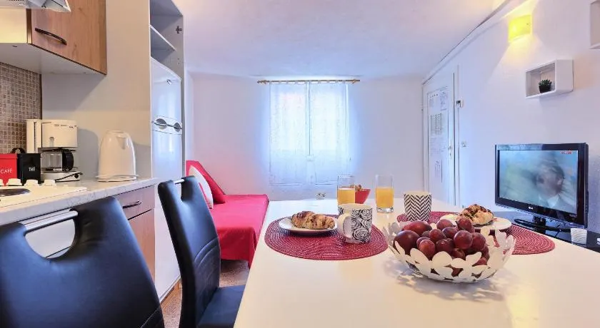 Apartments Ivka Bol - Image 1