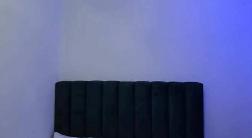 Frank spaces - Image 1