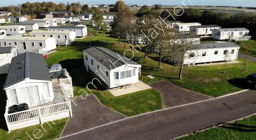 Holiday Home Breaks At Tattershall Lakes - Image 1