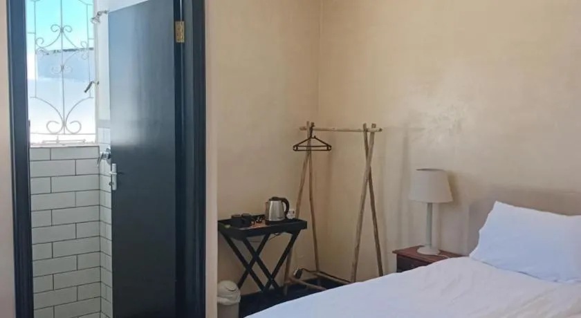 Cozy room in the Heart of Simon's Town - Image 1
