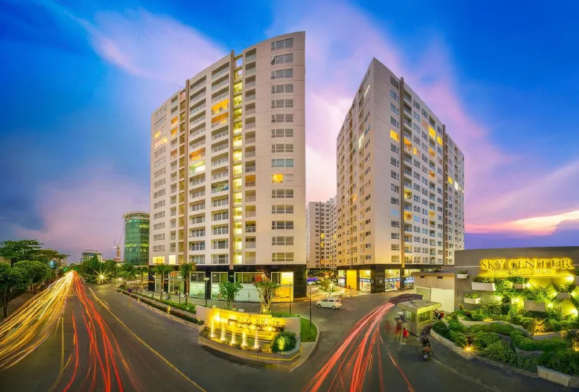 Sky Center Apartments Near The Airport - Image 1