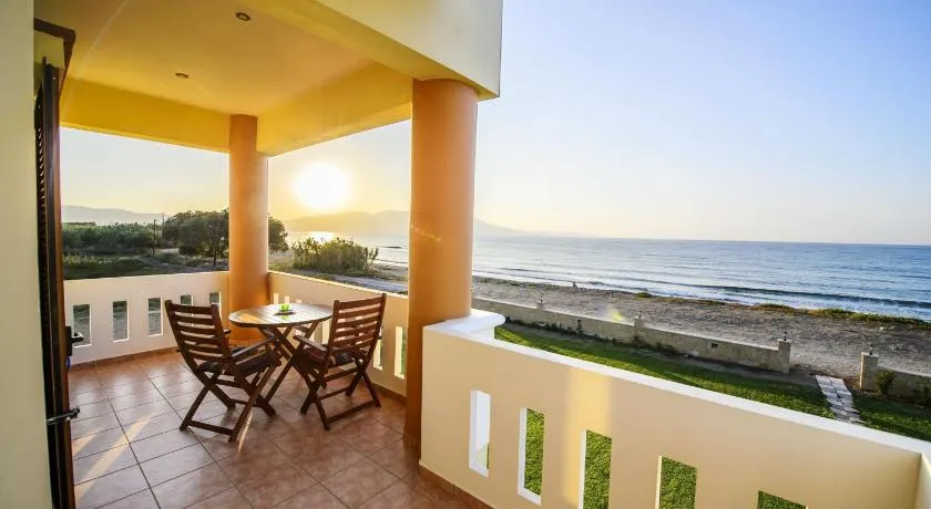 Niriides Apartments - Image 1