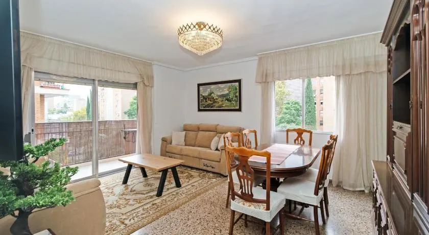 GuestReady - Lindo piso muy espacioso en Valencia - Image 1