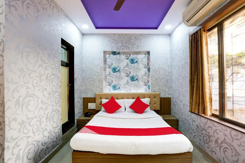 Hotel O Yatri Yadgar - Image 1