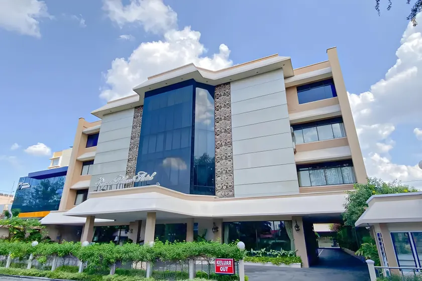 Riyadi Palace Hotel - Image 1