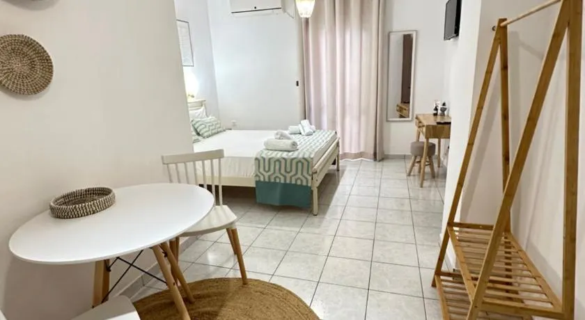 Argiro's apartment at Agia Galini - Image 1