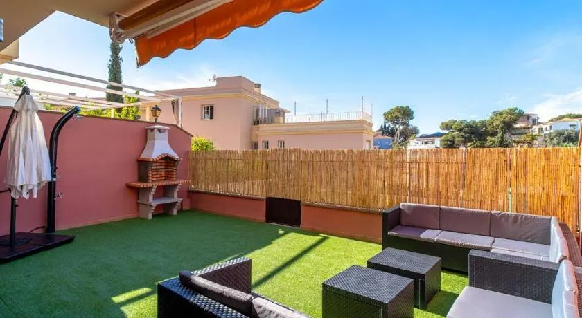Adosado con vistas al mar desde la piscina con BBQ - Image 1