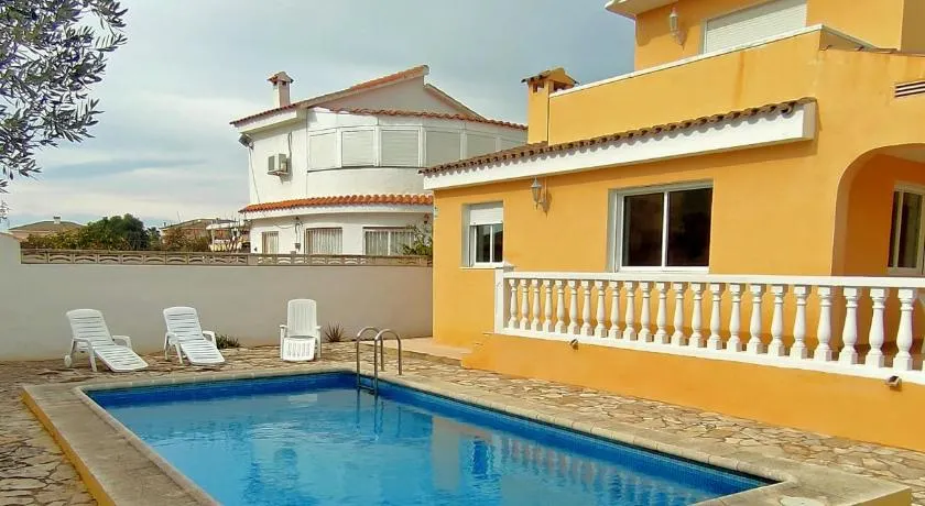 Chalet con piscina privada en Vinaros - Image 1