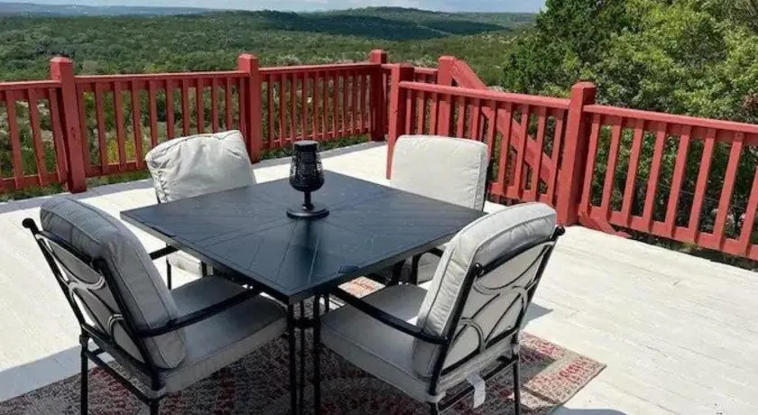 Entire 2br 2ba hilltop view home Sleeps 8 pets 4 acres Jacuzzi Central AC Kingbeds Office Free WiFi Parking Full Kitchen Refrigerator Washer Dryer Furnished Three 3 Large Sunset Dining Patios Grill Stovetop Oven Hiking Wildlife Firepit Quiet very Secluded - Image 1