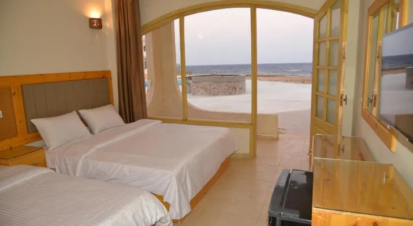 Zain Dive Inn - Image 1