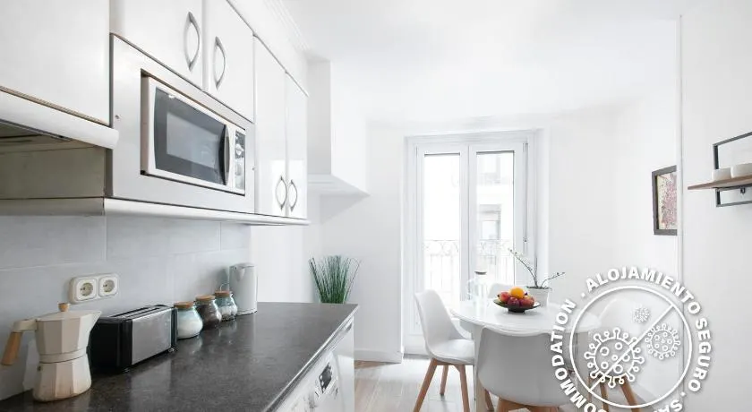 Apartamento Privado en el Corazón de la Parte Vieja - Image 1