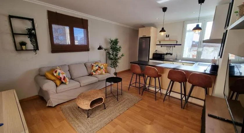 A un paso de la playa, amplio apartamento - Image 1