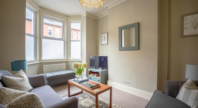 Inviting Home in Heart of Hereford with Parking & Garden - Image 1