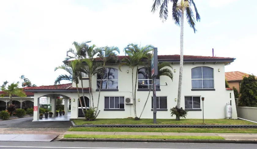 Tropic Coast Motel - Image 1