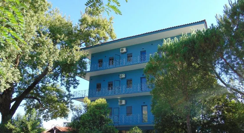 Hotel Mondo - Image 1