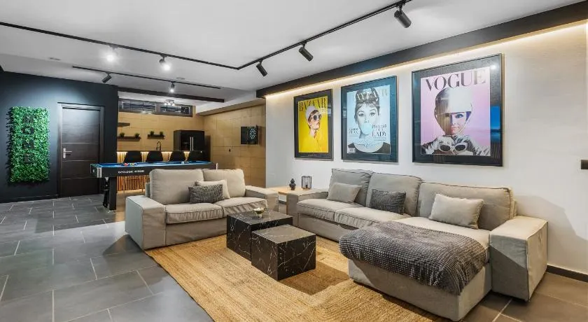 VACATION MARBELLA I Villa Riviera Del Sol, Private Pool, Jacuzzi, Sauna, Gym, Cinema, Billiard, Walking Distance to the Beach - Image 1