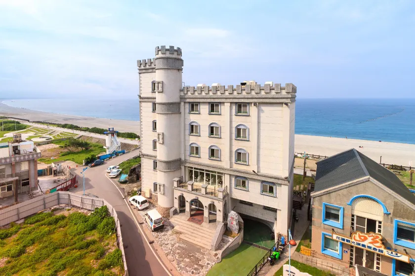 Starrise Leisure Hotel - Image 1