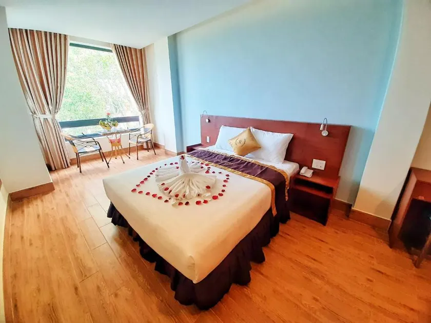 Rinny Hotel - Image 1