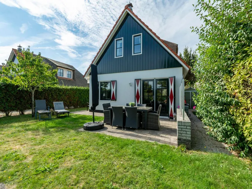 Villa in Callantsoog near Beach  Sea - Image 1
