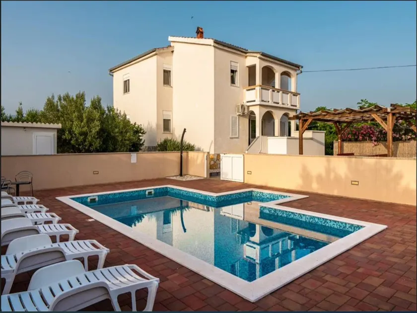 Villa in Vrsi with Pool near Sandy Beach - Image 1