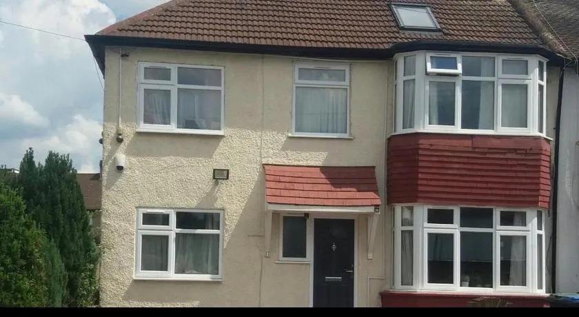 Double Rooms in Shared Home - Image 1