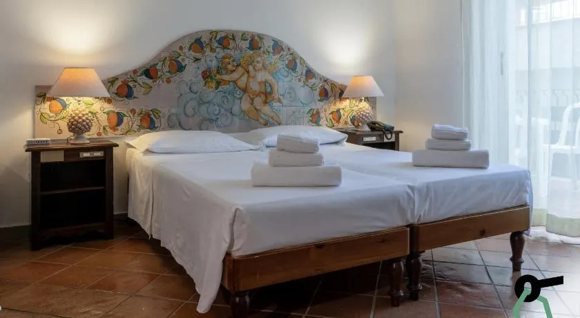 Hotiday Taormina Baia - Image 1