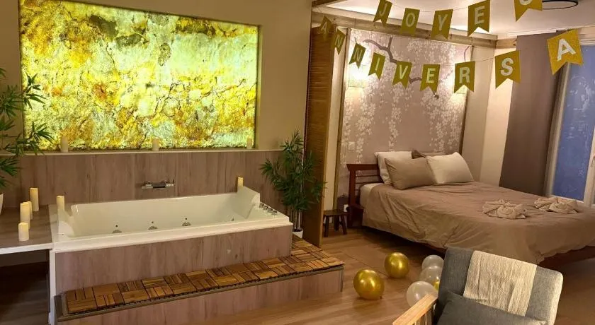 Le Lotus Suite romantique avec SPA privé - Image 1