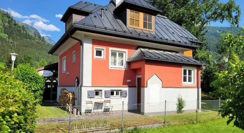 Villa Schnuck ــ Chalet mit Sauna in Bad Gastein - Image 1