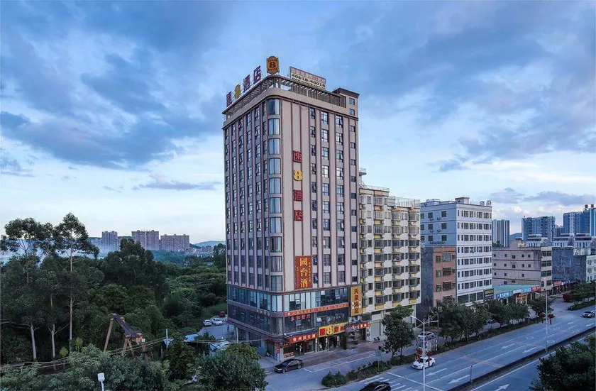Super 8 Huizhou Boluo Longxi - Image 1