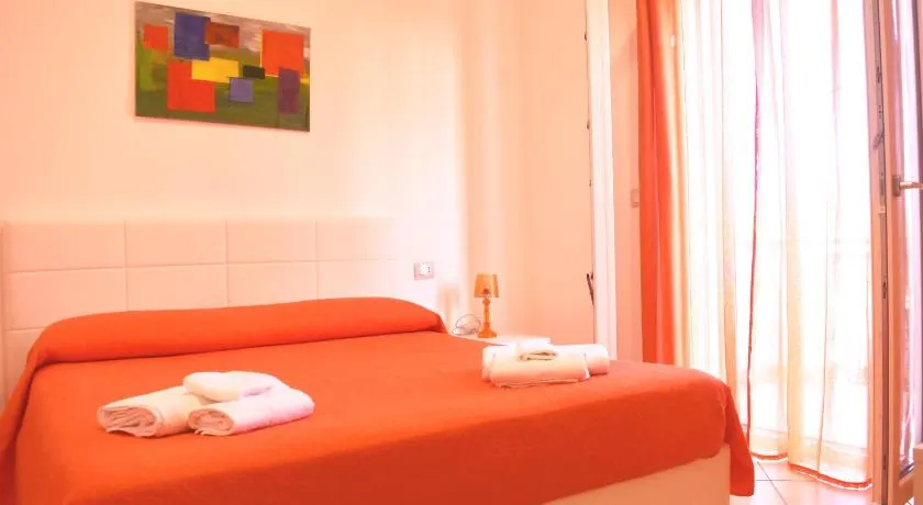 Bed & Breakfast Domus Pepe Scalea - Image 1