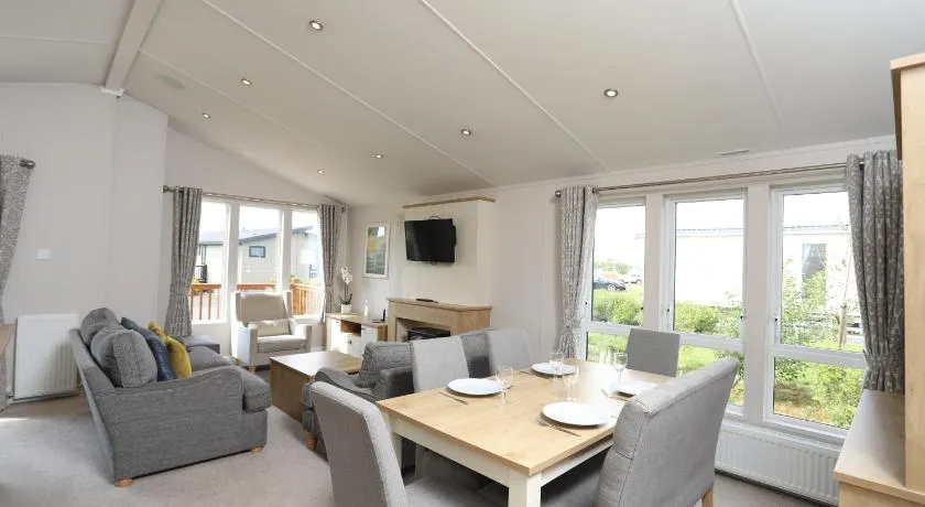 Cosy Dreams Lodge - Image 1
