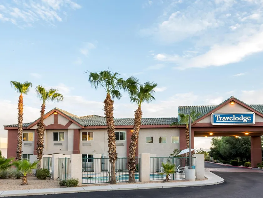 Days Inn by Wyndham Phoenix West - Image 1