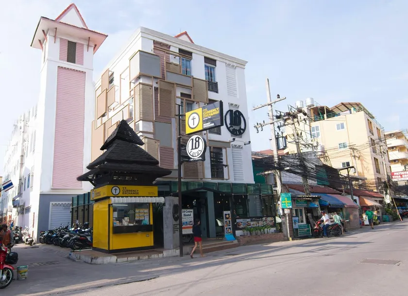 18 Coins Budget Hotel - Image 1