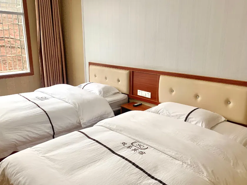 Shuangqin Hotel - Image 1