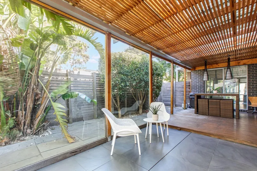 Family-Friendly Home with Alfresco Patio & BBQ - Image 1