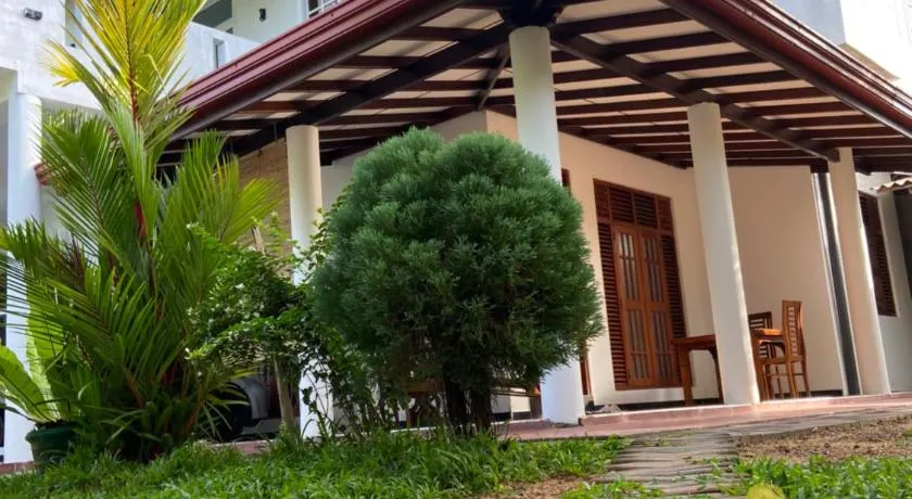 Mirissa Gold Rush Villa - Image 1