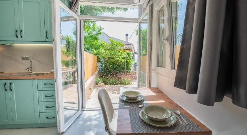 apartment kaminaki beach - Image 1